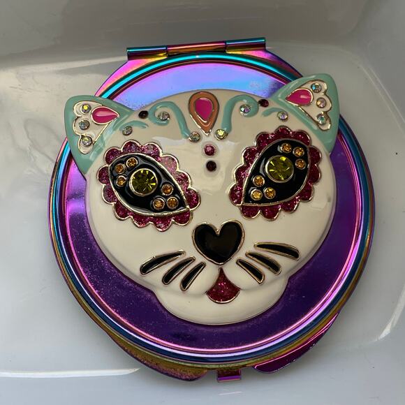 Vintage Betsy Johnson Mirror Compact Cat Faced rare find - Picture 1 of 5